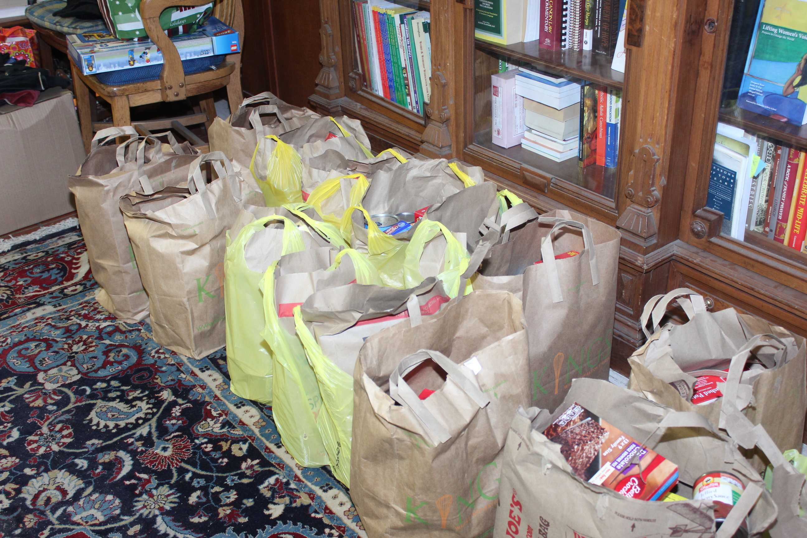 Clients of the pantry will be able to have a Christmas dinner. The pantry gives more than 400 bags of food.