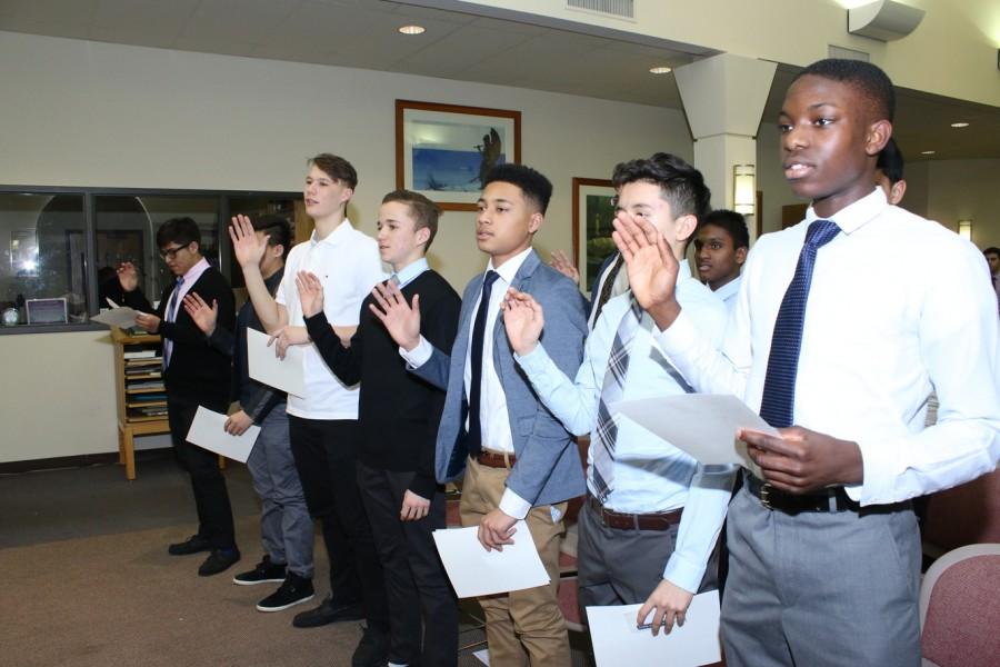 Eleven+inductees+make+NHS+pledge.