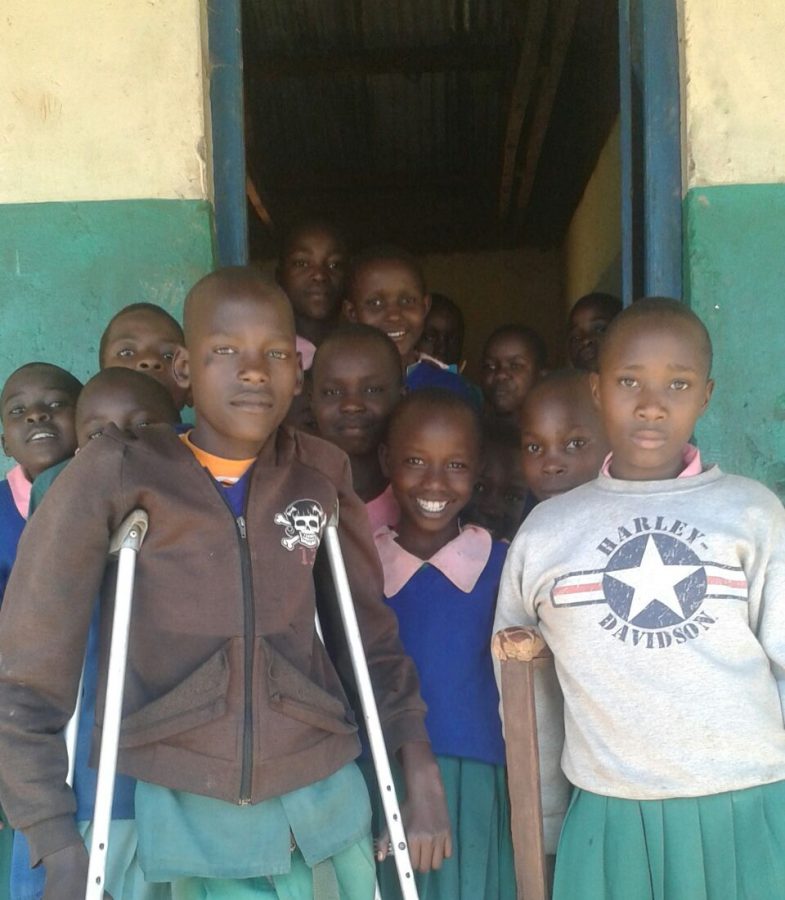 Senior+Edwin+Rutto+is+raising+%241%2C000+for+children%2C+like+these%2C+at+Sitamani+Primary+School.