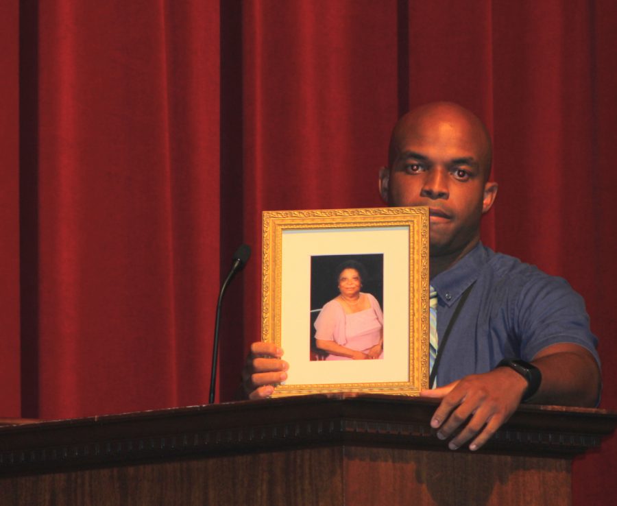 The+Raymond+J.+Sachs%2C+Sr.+%E2%80%9825+Award+recipient+Craig+White+attributing+his+success+to+his+late+grandmother.++