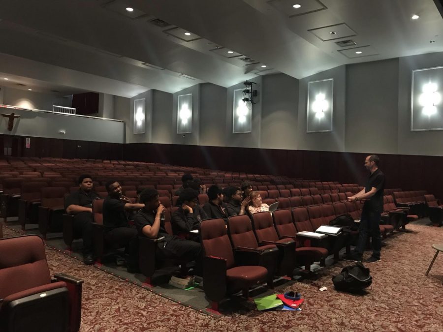 An+SBP+Technical+Theater+class+learns+how+Broadway+lighting+expert+Brian+Collins+got+his+start.